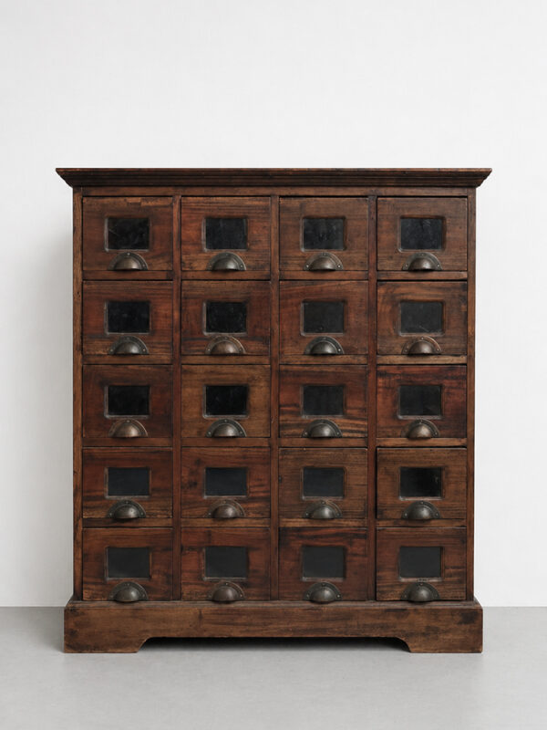 Apothekerskast hout met glazen raampjes - Madam Mien