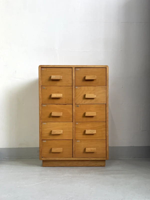 Vintage houten schoolkastje met lades, ladekastje